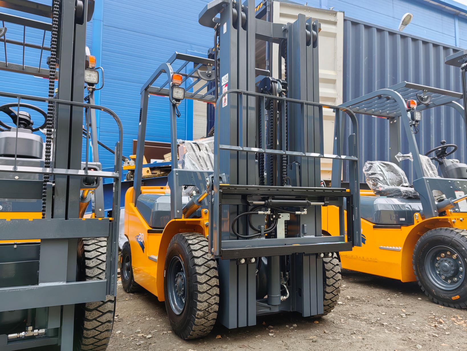 Бензиновый aвтопoгрузчик Aurora Forklift CPQD20