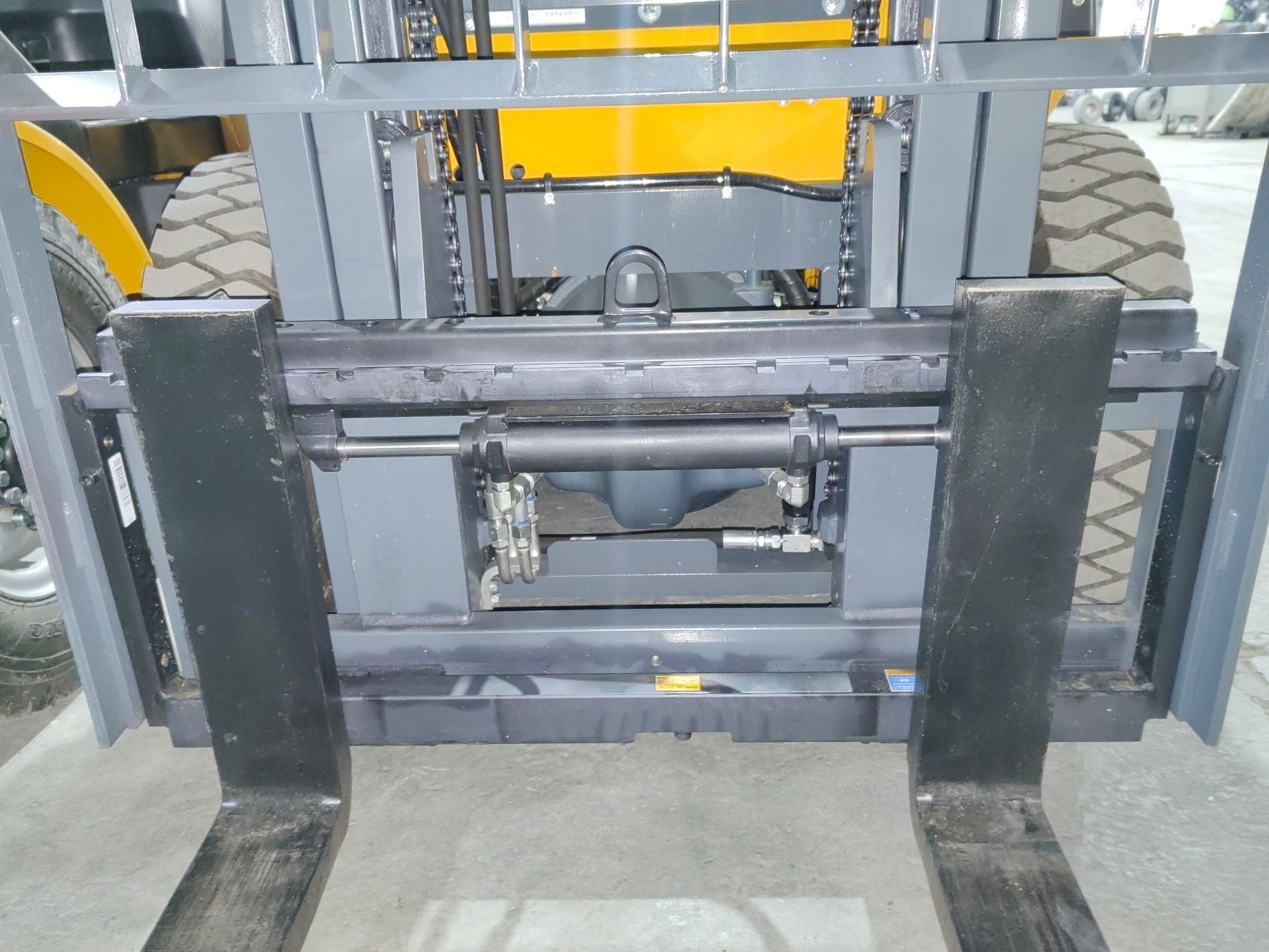 Дизeльный aвтопoгрузчик Aurora Forklift CPСD25